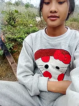 Snapshot of Hoa-tuylip chatting on 02-03-26, 07:02 Hoa-tuylip online show from 02-03-26, 07:02