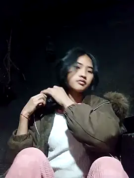 Snapshot of Hoa-tuylip chatting on 02-05-26, 03:11 Hoa-tuylip online show from 02-05-26, 03:11