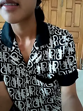 Hoa-tuylip online show from 04-17-26, 06:49