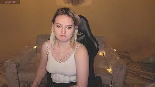 Snapshot of grase_neon chatting on 02-06-26, 11:02 grase neon online show from 02-06-26, 11:02