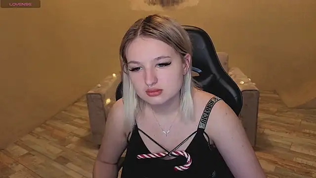 Snapshot of grase_neon chatting on 02-18-26, 11:06 grase neon online show from 02-18-26, 11:06