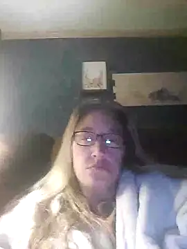 Snapshot of Sunflower0025 chatting on 02-18-26, 12:45 Sunflower0025 online show from 02-18-26, 12:45