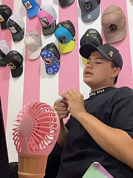 andresmahecha777 online show from 03-08-26, 04:33