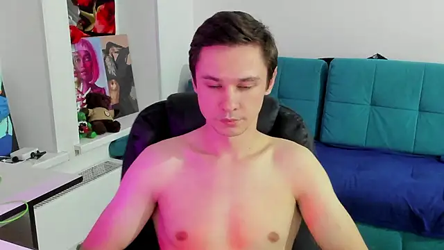 Snapshot of Alexmansuper chatting on 02-25-26, 12:20 Alexmansuper online show from 02-25-26, 12:20