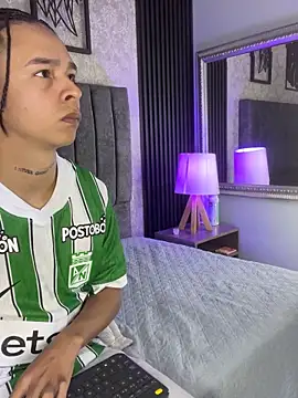 Snapshot of bliinkii_and_luka_ chatting on 02-25-26, 01:32 bliinkii and luka online show from 02-25-26, 01:32