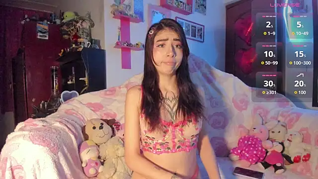 Snapshot of Rebecahart chatting on 02-14-26, 05:59 Rebecahart online show from 02-14-26, 05:59