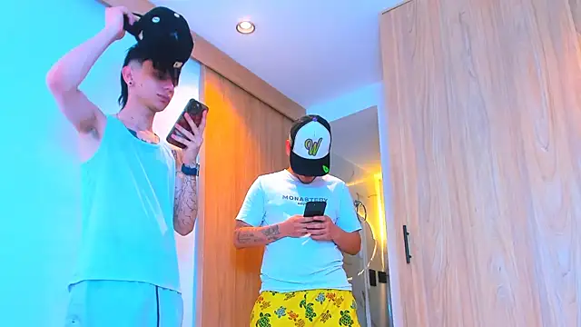 Snapshot of TheBatMansion chatting on 02-08-26, 09:07 TheBatMansion online show from 02-08-26, 09:07