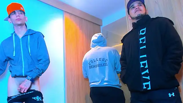 Snapshot of TheBatMansion chatting on 02-15-26, 05:59 TheBatMansion online show from 02-15-26, 05:59