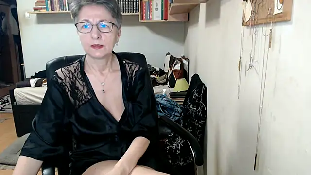 katemodel online show from 10-17-25, 06:38