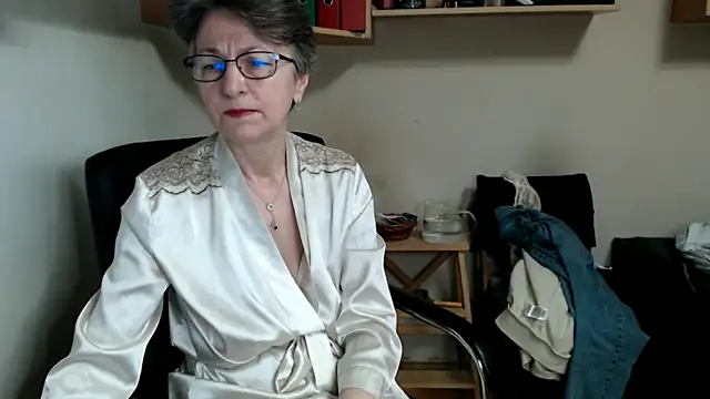 katemodel online show from 11-20-25, 07:41