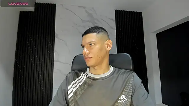 Snapshot of milo_cruz_ chatting on 02-08-26, 02:59 milo cruz online show from 02-08-26, 02:59