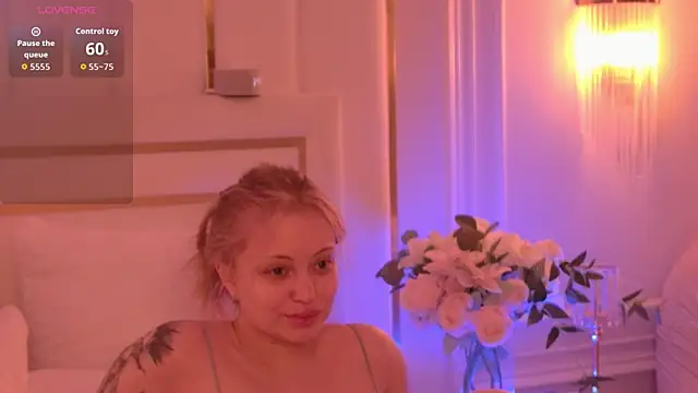 MollyHilton online show from 03-03-26, 05:52