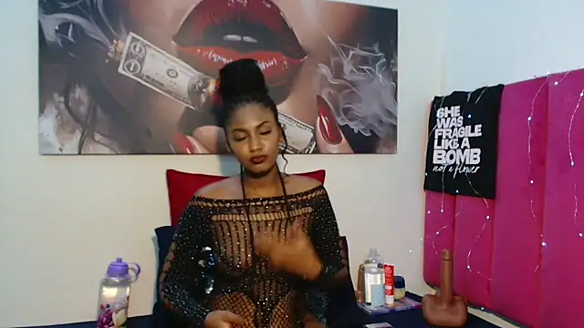 Snapshot of Moreish-06 chatting on 03-21-26, 06:44 Moreish-06 online show from 03-21-26, 06:44