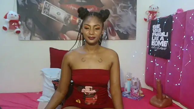 Snapshot of Moreish-06 chatting on 03-31-26, 07:31 Moreish-06 online show from 03-31-26, 07:31