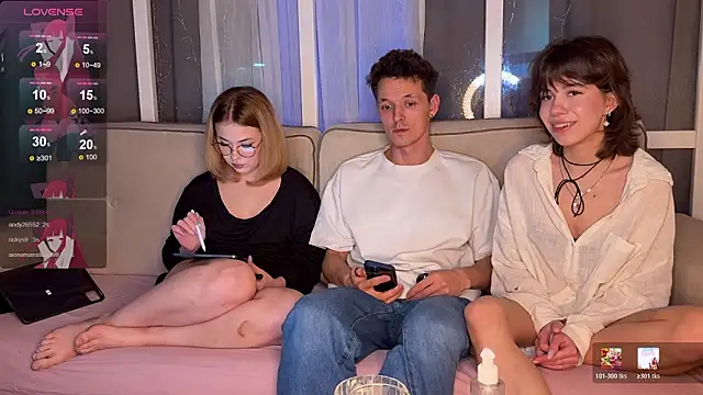 Snapshot of Three_Some_Dream chatting on 02-03-26, 08:25 Three Some Dream online show from 02-03-26, 08:25