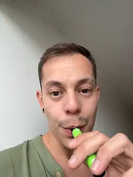 AxelMuller online show from 02-08-26, 01:03