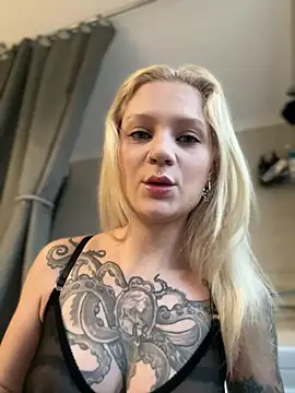 BlondeDoll  online show from 02-11-26, 05:12