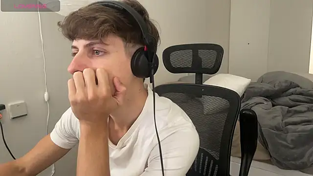 vitoraugustoxxx online show from 02-09-26, 02:43