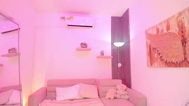 TAHIELA  online show from 02-13-26, 10:44