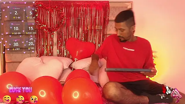 Snapshot of Wishmakers_ chatting on 02-11-26, 01:27 Wishmakers online show from 02-11-26, 01:27