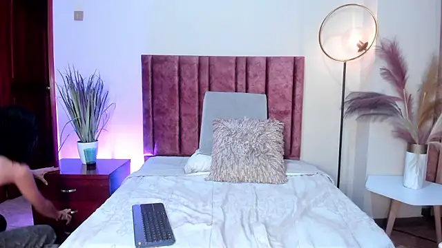 Snapshot of AylaStone chatting on 02-19-26, 06:15 AylaStone online show from 02-19-26, 06:15