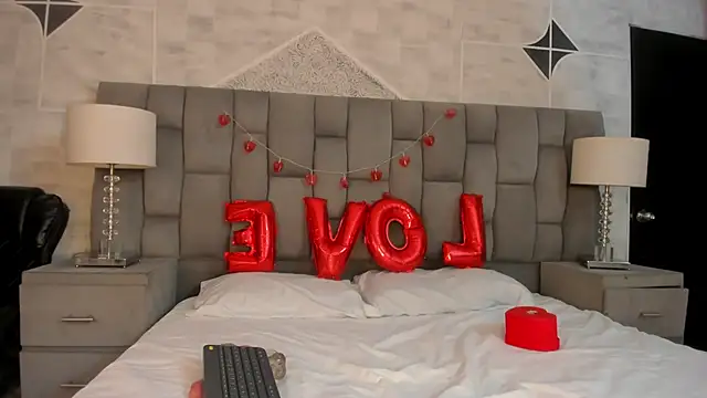 Snapshot of ZoehPeterr_ chatting on 02-15-26, 05:15 ZoehPeterr online show from 02-15-26, 05:15