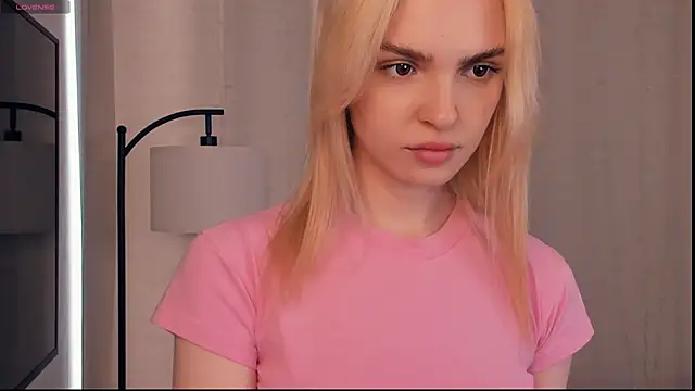 Snapshot of PatricePerlow chatting on 02-21-26, 07:42 PatricePerlow online show from 02-21-26, 07:42