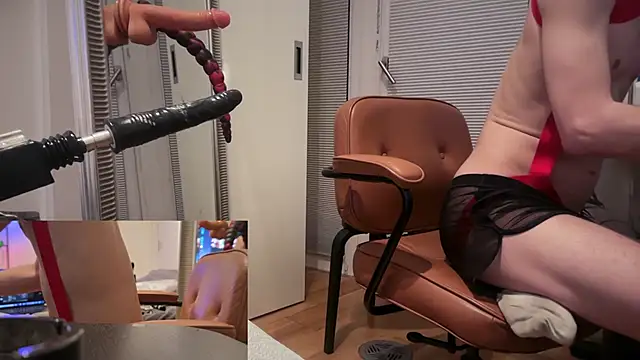 Snapshot of bulge_boy chatting on 02-19-26, 05:36 bulge boy online show from 02-19-26, 05:36