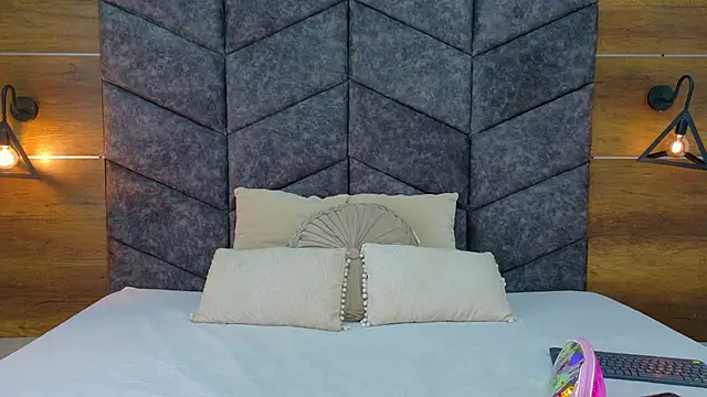 Snapshot of AnnieRouse__ chatting on 02-21-26, 11:44 AnnieRouse online show from 02-21-26, 11:44