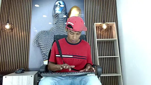 Snapshot of TonnyMarck chatting on 03-01-26, 01:57 TonnyMarck online show from 03-01-26, 01:57