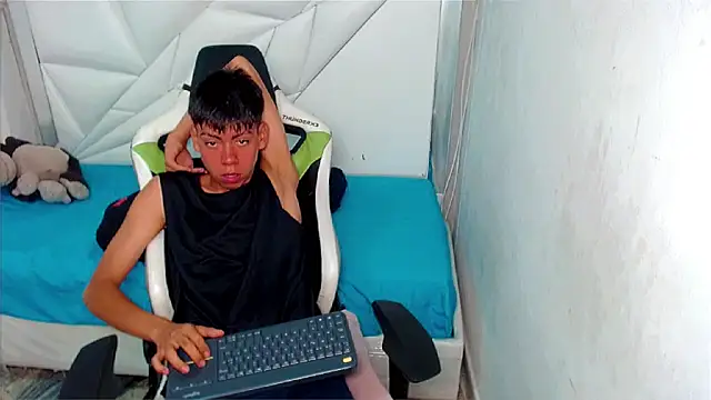 Liarr  online show from 03-10-26, 08:14