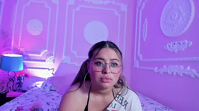 Snapshot of AngellVisen chatting on 02-14-26, 06:48 AngellVisen online show from 02-14-26, 06:48