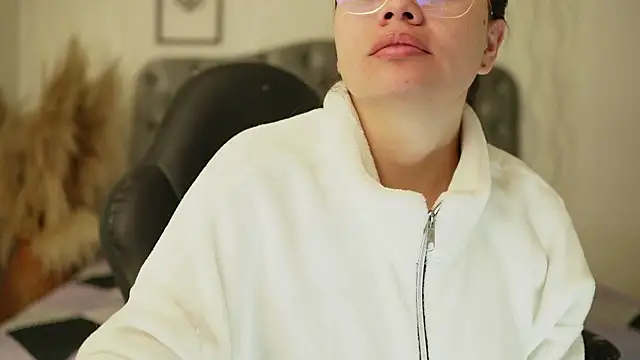 katt eyes  online show from 02-03-26, 01:05