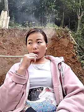 Snapshot of Ella-aa chatting on 02-15-26, 01:57 Ella-aa online show from 02-15-26, 01:57