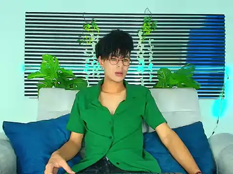 ThiiagoSaeenz online show from 02-05-26, 04:11