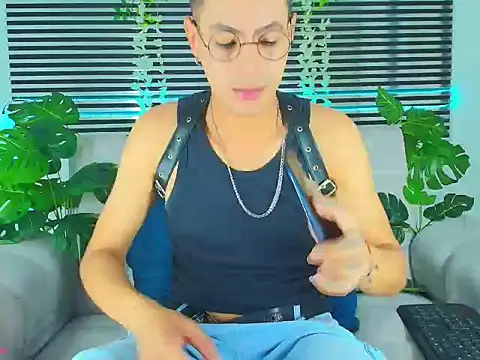 ThiiagoSaeenz online show from 04-08-26, 04:40