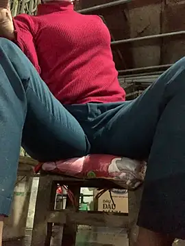 Snapshot of YANINA120 chatting on 02-13-26, 12:01 YANINA120 online show from 02-13-26, 12:01