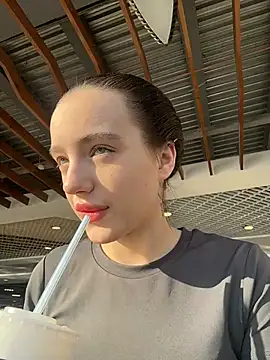 MiaTee online show from 02-26-26, 04:11