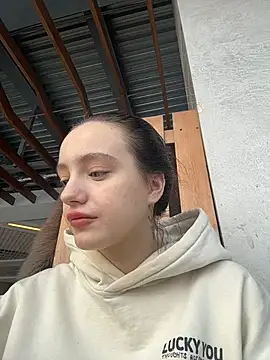 MiaTee online show from 02-28-26, 04:13