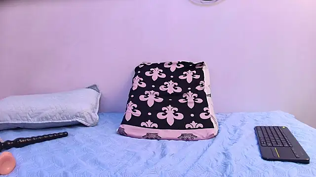 Snapshot of melany_roberts_ chatting on 02-12-26, 03:12 melany roberts online show from 02-12-26, 03:12