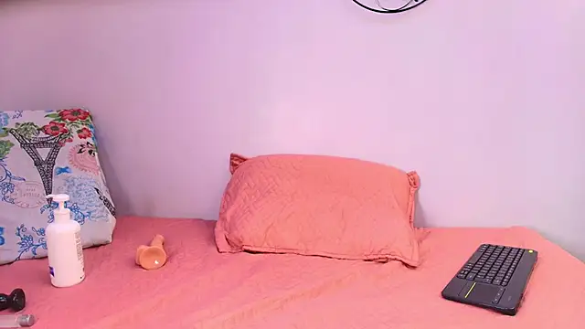 Snapshot of melany_roberts_ chatting on 02-13-26, 03:13 melany roberts online show from 02-13-26, 03:13