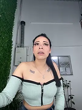 cristal  violetaa online show from 02-11-26, 03:22