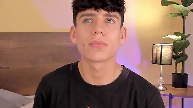 Snapshot of Angel_eros_ chatting on 02-01-26, 08:29 Angel eros online show from 02-01-26, 08:29