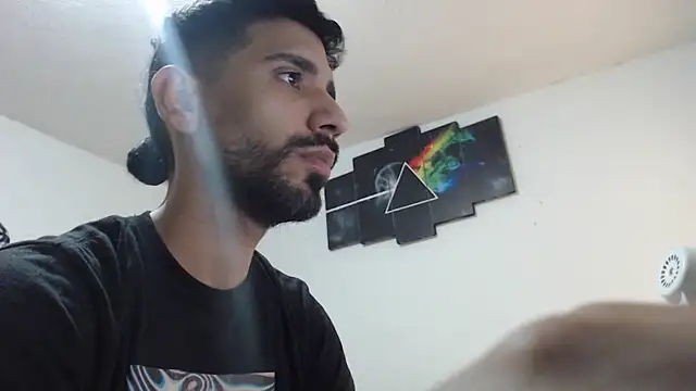 Snapshot of Arabianboyq chatting on 03-11-26, 06:47 Arabianboyq online show from 03-11-26, 06:47