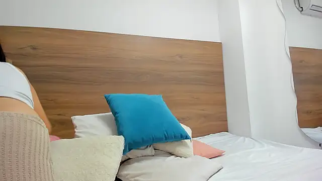 luz-miiaa online show from 02-12-26, 12:00