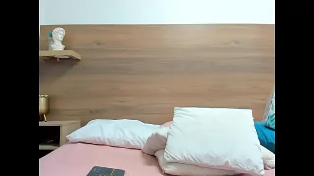 luz-miiaa online show from 02-13-26, 12:01