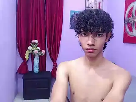 Snapshot of bigcock_twinks chatting on 02-10-26, 11:53 bigcock twinks online show from 02-10-26, 11:53