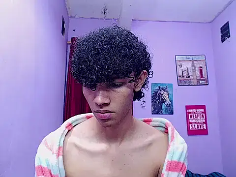 Snapshot of bigcock_twinks chatting on 02-21-26, 11:28 bigcock twinks online show from 02-21-26, 11:28