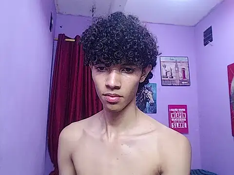 Snapshot of bigcock_twinks chatting on 02-24-26, 05:27 bigcock twinks online show from 02-24-26, 05:27