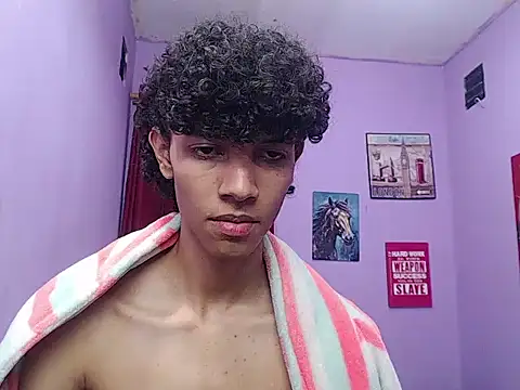 Snapshot of bigcock_twinks chatting on 02-25-26, 05:06 bigcock twinks online show from 02-25-26, 05:06